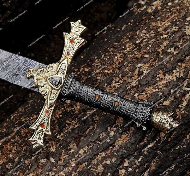 Marvelous Handmade Damascus Steel Excalibur Sword / Knights / King Sword, Crown Sword, MASTER Sword, Groom's man gifts, Gifts for him/Father