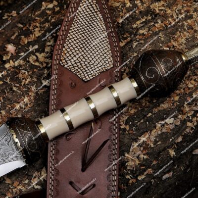 Eye-Catching D2 Steel Engraved Roman Sword, Gladius Sword / Gladiator Sword with Engraved Leather Sheath,