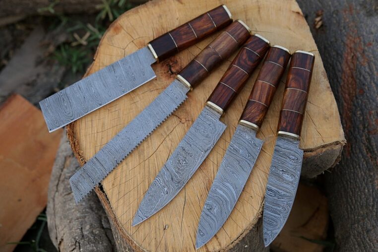 Magnificent Custom Made Damascus Blade Kitchen/Chef Knife Set 5 pieces, Unique High Grade Hand Forged Kitchen Knives Set