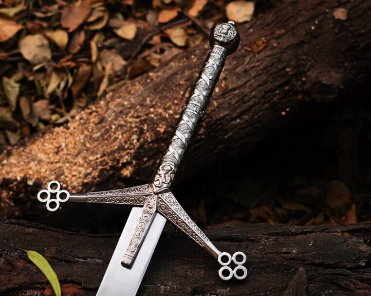 Handmade Scottish Claymore Sword, Black Medieval Sword with Leather Sheath, J2 Steel Highland Claymore